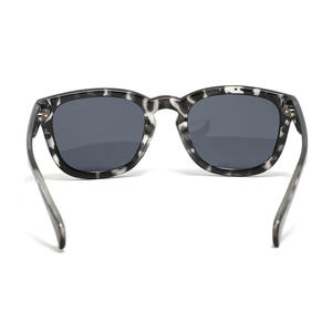 Gafas de Sol para Hombre, Montura Ovalada Negra, Lentes de PC con Protección UV400, Moda Deportiva para Exteriores, Pesca, Transmisión en Vivo, Hechas en Wenzhou - Product Image 3