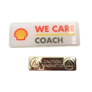 Contoh Gratis Dicetak Epoxy Merek Nameplate Lencana Magnetik Logo Perusahaan Kustom Label Staf Logam Magnet Tag Tidak Ada Minimum Order