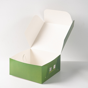 Caja de Embalaje para Tartas de Cartón Reciclado con Asa Personalizada, Segura para Alimentos, con Código QR de Marca y Diseño Impreso a Cuatro Colores - Product Image 3