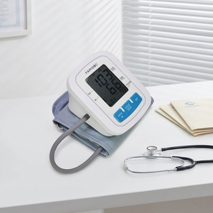 Tensiomètre numérique électrique de haute qualité pour le bras, certifié CE, avec mémoire 2x60, pour usage professionnel (OEM) - Product Image 3
