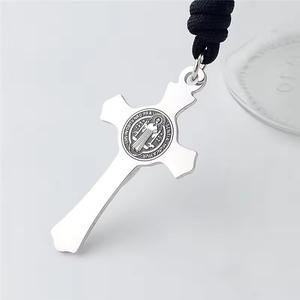 <span class=keywords><strong>Rosario</strong></span> <span class=keywords><strong>da</strong></span> <span class=keywords><strong>uomo</strong></span> con perline <span class=keywords><strong>in</strong></span> acciaio inossidabile argentato <span class=keywords><strong>da</strong></span> 8 mm, cordino paracord, centro con Vergine Maria e crocifisso di San Benedetto - Product Image 4