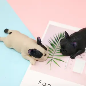 Geschenken En Ambachten Hars Ambachtelijke Zitten Vriendelijke Zwart-witte Hond Sculptuur Souvenir Home Decoratie Standbeeld Franse Hars Tiny Bu