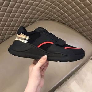 Sneakers plateforme de qualité supérieure avec un design luxueux et un style rayé. Parfait pour la marche et les activités de plein air. - Product Image 4