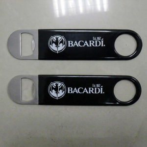Ouvre-bouteille en métal Bacardi, style classique, accessoire de bar réutilisable - Product Image 1