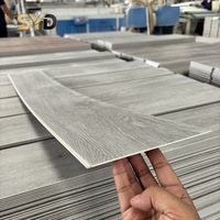 4mm 5mm 6mm Wasserdichter Umweltfreundlicher Rutschfester Moderner SPC Vinyl-Plankenboden mit Klicksystem für Innenräume, Schlafzimmer, Küche, Supermarkt, Einkaufszentrum