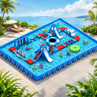 Parc aquatique gonflable avec parcours d'obstacles flottants, toboggans, jeux d'escalade pour enfants et adultes, parc aquatique extérieur