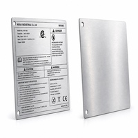 Plaques signalétiques métalliques personnalisées en aluminium gravées au laser avec texte séquentiel et fixation par vis pour le suivi des actifs et équipements