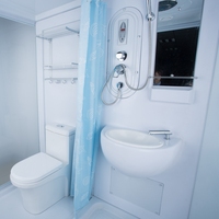 Cabine de douche tout-en-un au design simple, unité de salle de bain préfabriquée modulaire complète