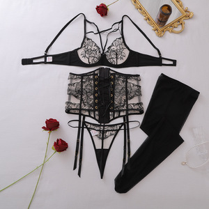 Chuangerm en stock Nouvelle collection 2026 Lingerie de luxe en maille de dentelle brodée florale avec empiècements en similicuir et corset à baleines - Product Image 3