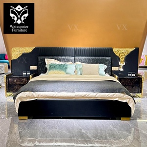 <span class=keywords><strong>Letto</strong></span> Imbottito Moderno di Lusso con Inserti Angolari in Ottone Dorato, Testiera Scanalata e Mobili da Camera da <span class=keywords><strong>Letto</strong></span> di Design Personalizzati - Product Image 1