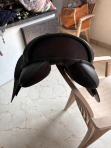 Selle d'équitation de saut de qualité supérieure - Arbre en plastique - Entièrement recouverte de cuir souple - Selle anglaise - Product Image 4