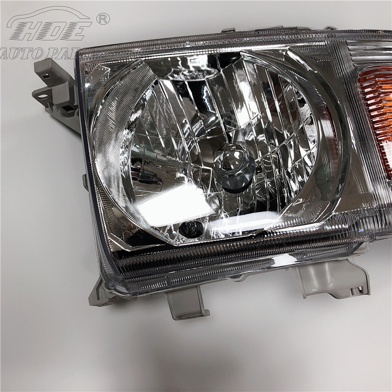 212-11M4 81130-60C40 Head Lamp Light for Toyota Land Cruiser