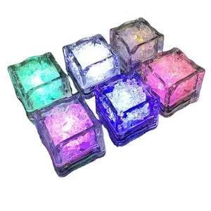 Cubos de gelo multicoloridos de led para bebidas