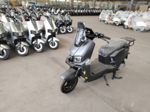 Moto de rue professionnelle haute puissance 2000W avec batterie au lithium, vitesse de 80 km/h - Evride - Product Image 2