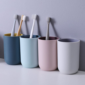 Vaso minimalista para cepillos de dientes, plástico grueso de dos tonos, 301-400ml, color sólido, para uso doméstico en el baño, para parejas - Product Image 1