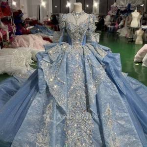 Robes de mariée modernes bleues pour Quinceañera, longues jusqu'au sol, à manches longues, décolleté cœur, dos nu, traîne chapelle, fleurs Azul - Product Image 2