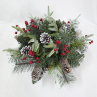 Ramillete de Ramas de Pino Navideñas Artificiales, Ramitas de Pino Escarchadas con Bayas Rojas y Piñas para Decoración de Mesa Navideña y Decoración del Hogar