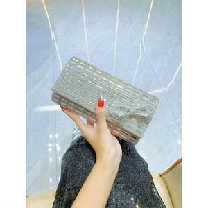 Bolso de Mano Tipo Clutch para Mujer, para Fiesta, Graduación, Boda - Product Image 2