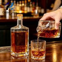 Fournisseur de bouteilles de vodka, de rhum, de gin, de tequila, de brandy et de vin de haute qualité avec logo personnalisé OEM, 500 ml, 600 ml, 700 ml