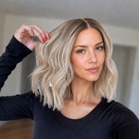 Perruque Lace Front 13x4 Blonde Cendrée Balayage Ondulée Coupe Bob Pré-Pluckée Sans Colle Courte Cheveux Humains pour Femmes