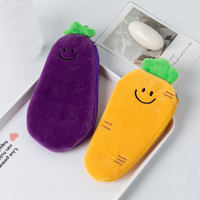 Porte-crayon végétal mignon portable et doux Trousse à crayons en peluche aubergine Pochette pour stylo carotte