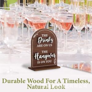 Panneau de mariage en bois en forme d'arche, durable, avec impression en relief dessinée à la main - Product Image 3