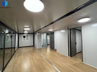 Maison conteneur moderne extensible avec balcon avant, maison préfabriquée modulaire portable pour usage en complexe hôtelier, gîte, villa et hôtel