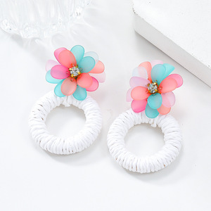 Boucles d'oreilles tissées mode tissé rond découpe fleurs diamant pendentif boucles d'oreilles pour femmes Uionen 1019 - Product Image 3