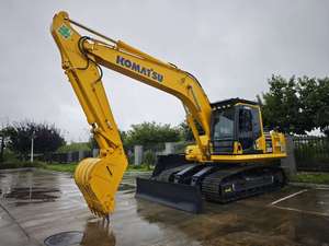 Excavatrice sur chenilles Komatsu PC200-8 d'occasion, 20 tonnes, faible nombre d'heures de travail, d'origine japonaise, pour travaux de construction. - Product Image 5