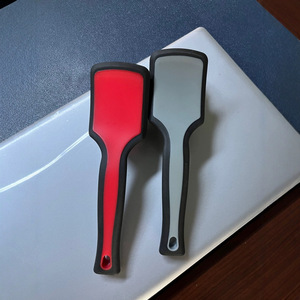 Spazzola per la pulizia dell'<span class=keywords><strong>auto</strong></span> con setole morbide a punta a bandiera, in plastica rossa e nera, per ruote e superfici. - Product Image 4