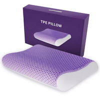 Oreiller ergonomique en mousse à mémoire de forme pour un sommeil profond, avec grille de refroidissement ventilée pour un soulagement de la pression et un sommeil amélioré.