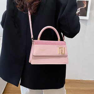 Nouveau Sac Carré en PU de Haute Qualité Automne 2025 – Sac à Main Urbain Simple et Tendance, Polyvalent avec Lettres, Idéal pour Porter en Bandoulière - Product Image 4