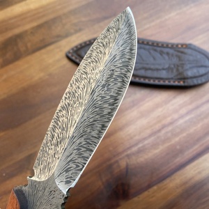 Navaja Táctica de Alta Calidad con Mango de Madera Personalizable OEM y Funda de Cuero para Uso EDC y Proyectos de Bricolaje - Product Image 2