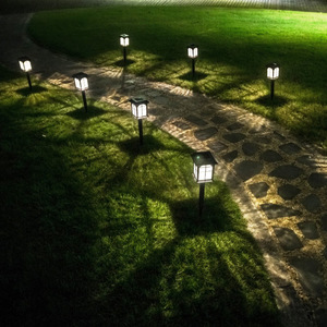 Lampes solaires de jardin Hanwen, lampes LED imperméables pour pelouse, cour, villa, paysage extérieur - Product Image 1