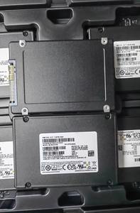 Unidad de Estado Sólido GUIXING Enterprise Usada MZWLO1T9HCJR-00A07 PM1743 U.2 1.92T SATA 6Gbps SSD - Product Image 5