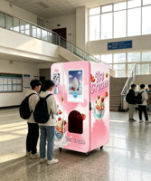 Distributeur automatique de crème glacée molle, paiement intelligent, kiosque de vente de crème glacée sans personnel pour parc d'attractions, station-service