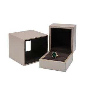 कस्टम लक्जरी सोने गत्ता गहने अंगूठी पैकेजिंग बॉक्स पु स्पंज अस्तर शॉपिंग मॉल प्रदर्शन के साथ ब्रश चमड़े के गहने बॉक्स