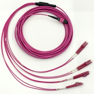 Câble de raccordement optique haute performance de qualité télécom OM4 LC multimode multicore 50/125, 3,0 mm LSZH MPO vers LC 8 fibres - Product Image 1