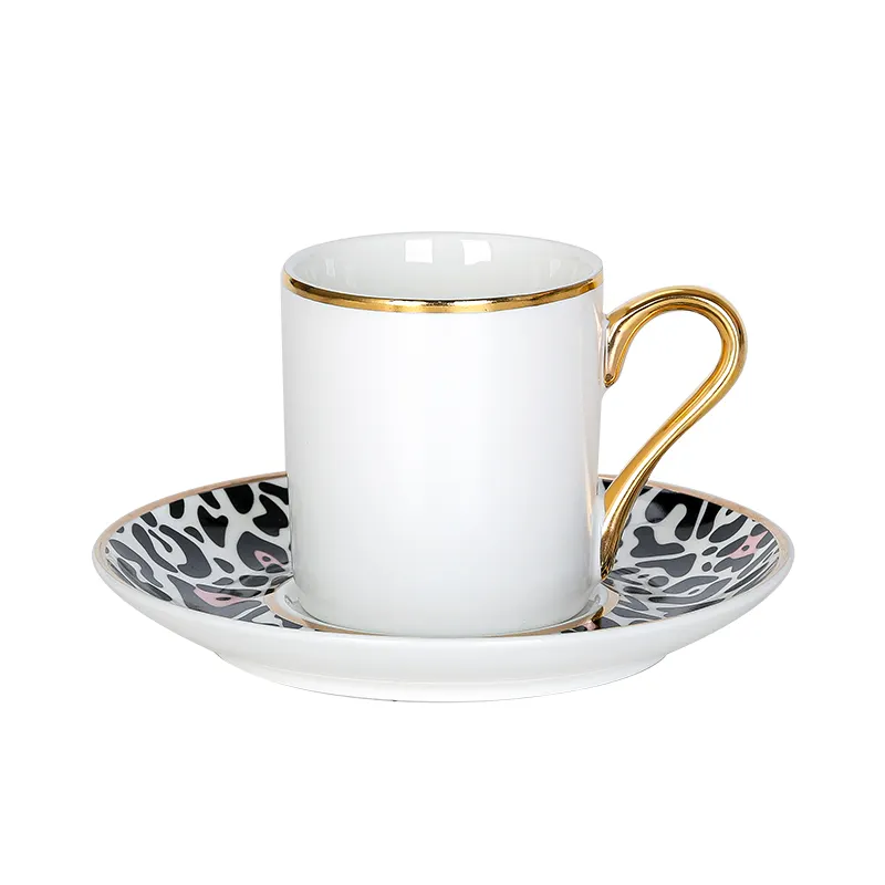 weiß und schwarz feines porzellan espresso keramik tasse und leopardendruck untertasse set