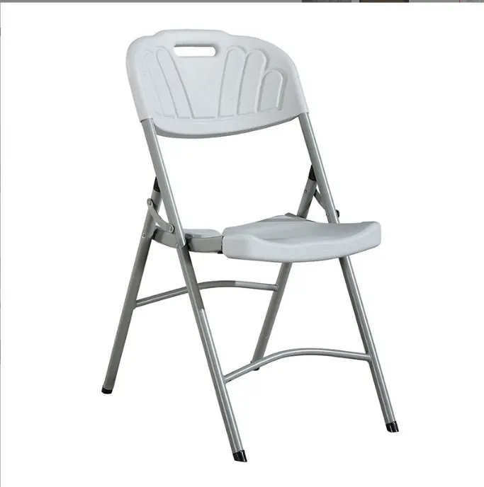 Foshan थोक आउटडोर foldable पार्टी भोज गार्डन वेडिंग खाने की कुर्सी सफेद आसान ले जाने के लिए पोर्टेबल प्लास्टिक की कुर्सी