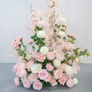 Conjunto de Decoración Floral para Boda en Color Rosa: Ramos Florales, Paneles Decorativos para Pared y Flores Decorativas - Product Image 3