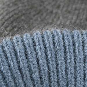 Bonnet tricoté épais et chaud pour femme, avec pompon, idéal pour l'automne et l'hiver, pour l'extérieur - Product Image 2