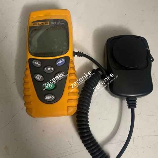 Fluke 941 Digital Lux Light Meter Measuring Range to 20000 Illuminance Meter Use