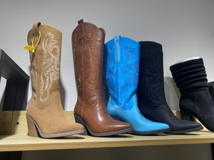 Sepatu bot kulit wanita, Kasut bot Barat hak persegi ukuran besar dicetak senior - Product Image 6