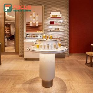 Mostrador de Joyería de Madera de Alta Gama, Vitrina de Vidrio para Exhibición de Joyería, Estante de Exhibición de Joyería de Lujo con Luz LED - Product Image 3