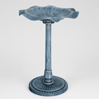Bain d'oiseaux sur pied en résine en forme de feuille, finition bronze antique, alimenté par énergie solaire, écologique, résistant aux intempéries, pour l'extérieur