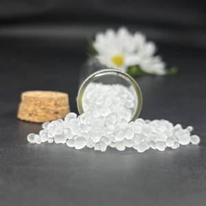 مادة مركبة مرنة من <span class=keywords><strong>TPR</strong></span> مقاومة للانزلاق ومتينة بدرجة صلابة 0A لنعل الأحذية الرياضية من ماركة LONGZHENG باللون الأبيض بتقنية القولبة بالحقن - Product Image 3