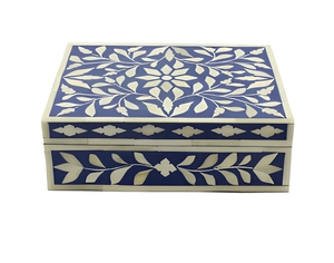 Boîte à bijoux en bois orientale, design floral sculpté, incrustation bleue et blanche, boîte de rangement rectangulaire, décoration d'intérieur - Product Image 1