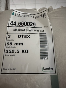 Tops de Lyocell Tencel Ecológicos Lenzing de Austria, 3 Denier, 3.3dtex, 98mm, Blanco Crudo Brillante, Hilado 3D - Product Image 3