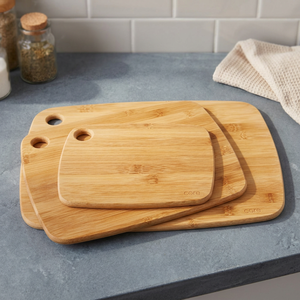เขียงไม้ไผ่ทรงสี่เหลี่ยมพร้อมหูจับสำหรับเตรียมอาหารบนเคาน์เตอร์ครัว - Product Image 1